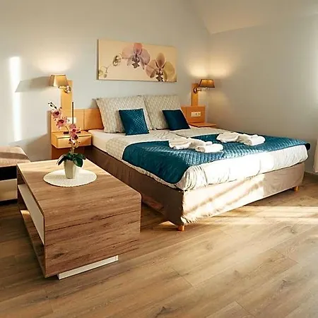 Hotel de apartamente Orchidea Wellness 3*